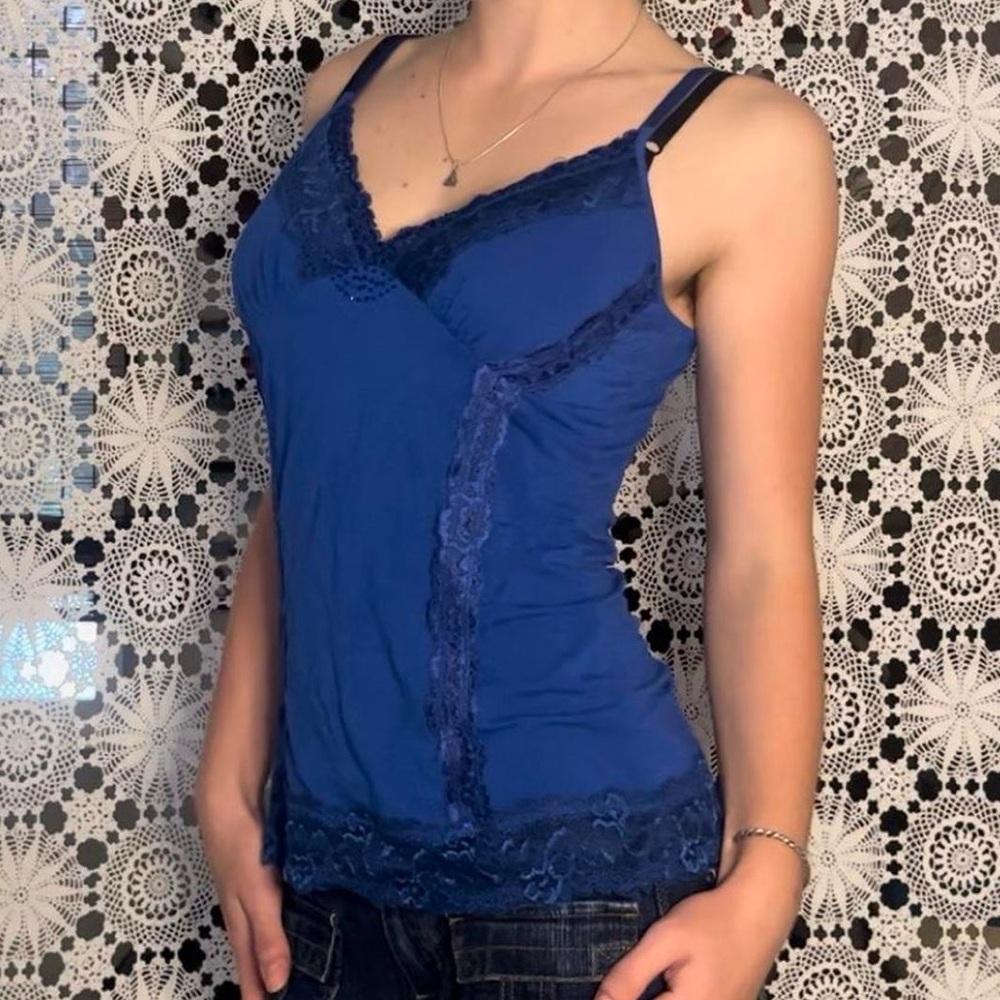 GUESS Y2K vintage lace beaded camisole